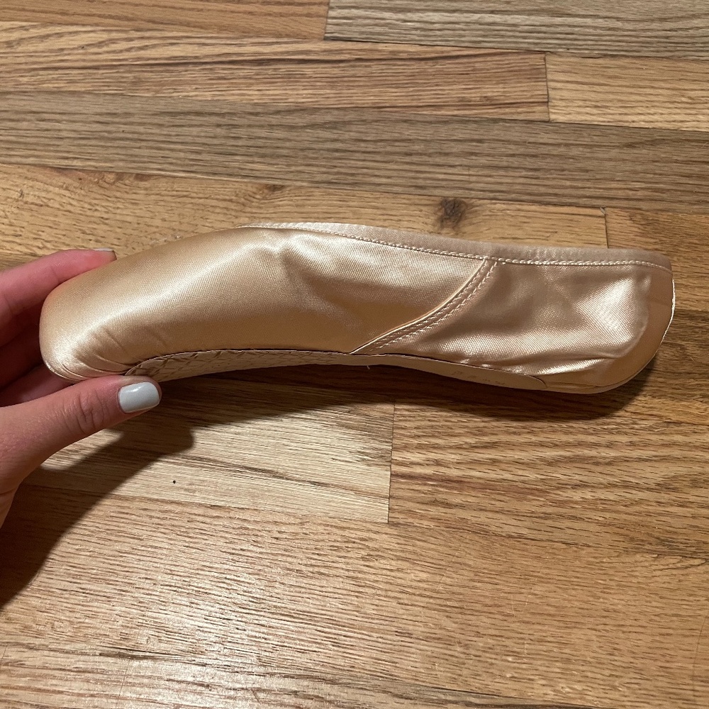 Capezio Pointe Shoes- Custom Ava's Size 10N